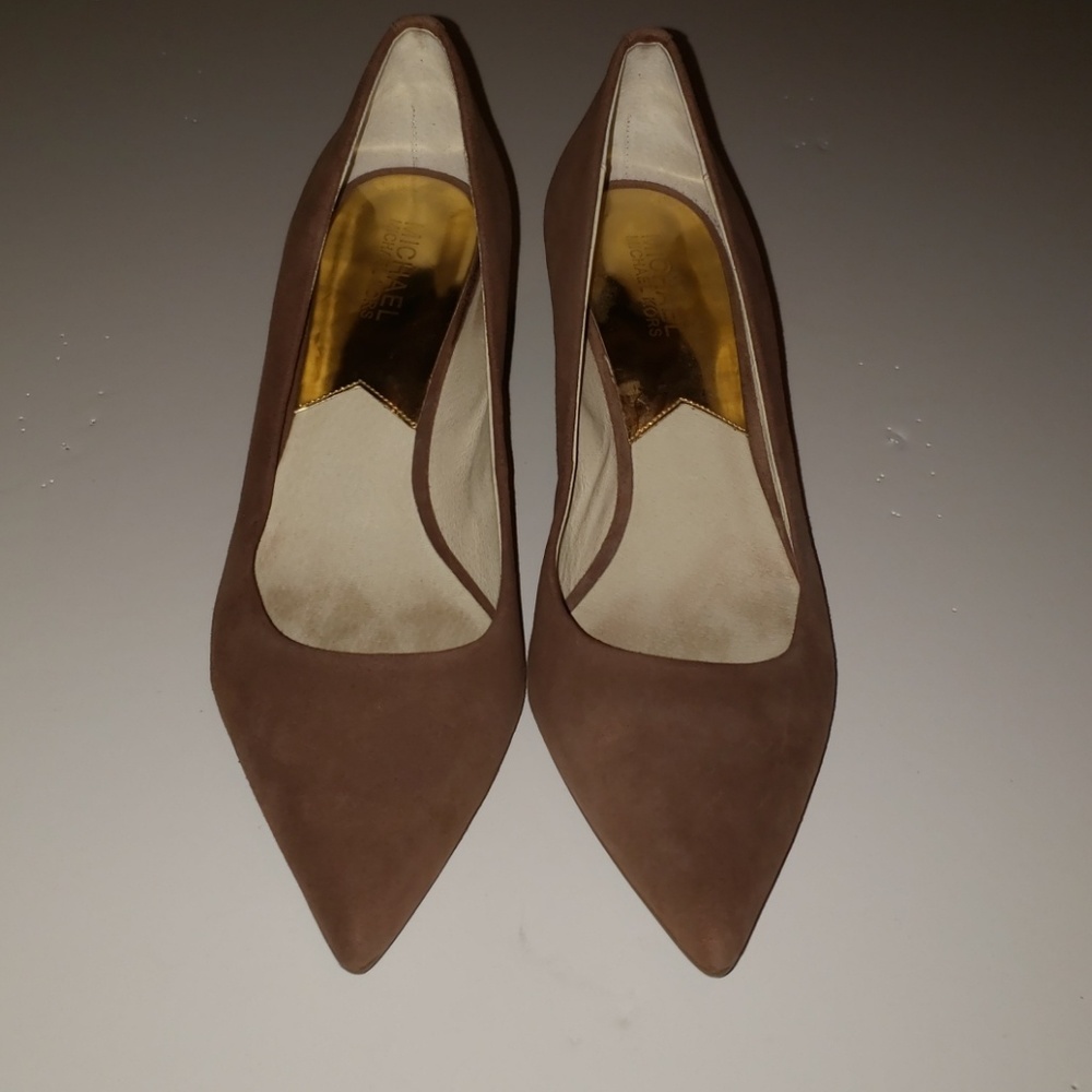 **SOLD** Michael Kors MK Flex Suede Mid Pump Shoes